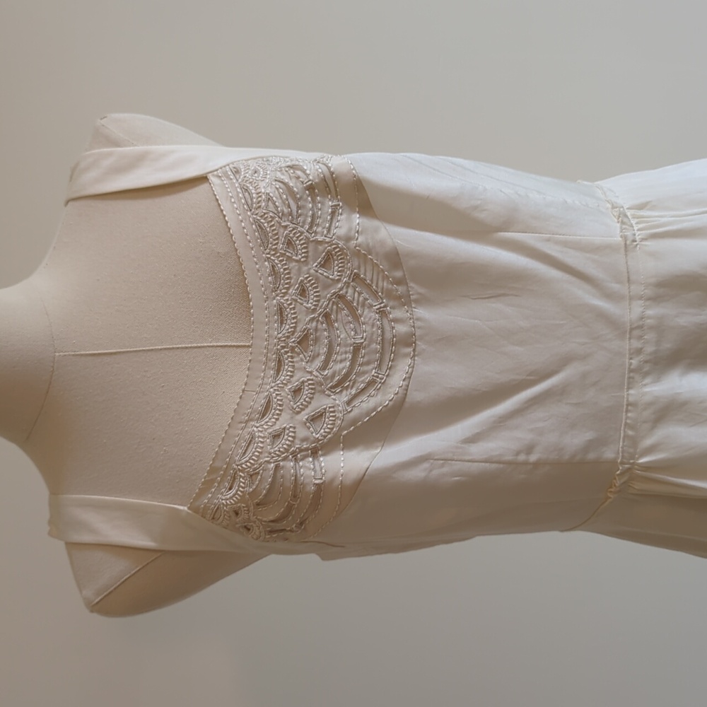Banana Republic size 6 ivory dress with stitch detailing